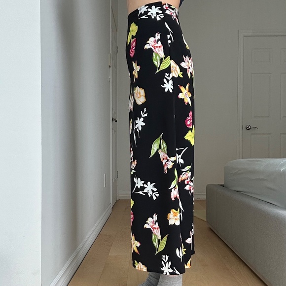 VINTAGE FLORAL BLACK MAXI SKIRT - Picture 2 of 6